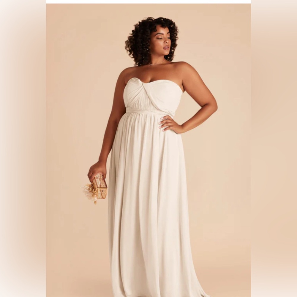 NEW, NEVER WORN Birdy Grey Grace Convertible Dress
Chiffon Champagne, Medium